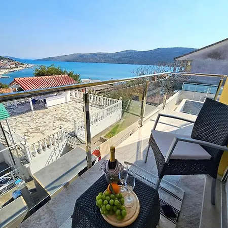 Вилла Bona Dea - Trogir Area Марина