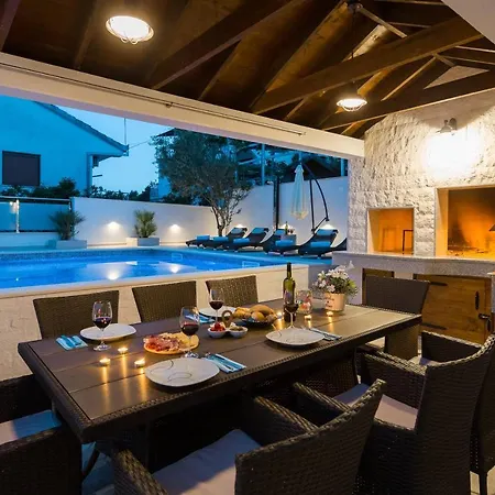 Bona Dea - Trogir Area Вилла