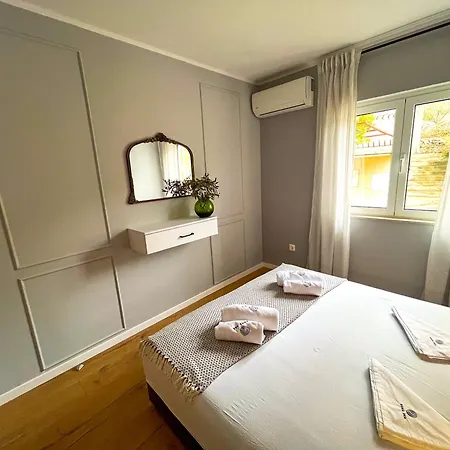 Bona Dea - Trogir Area 玛里纳